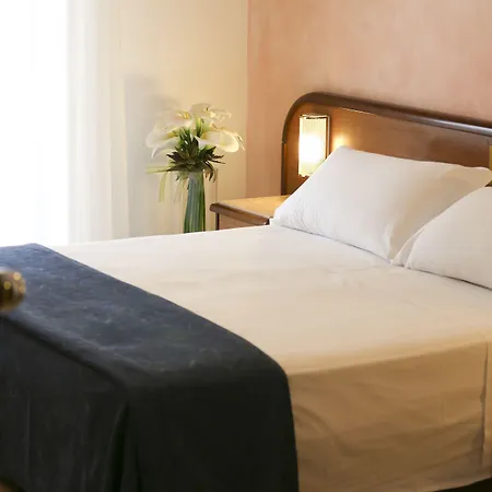 日光酒店 酒店 4*